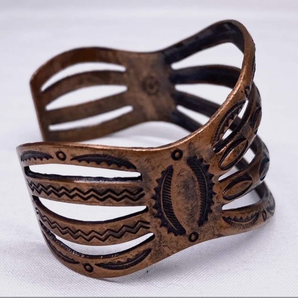 🥃 Signed, 1940s Old Pawn Vintage Navajo Stamped 💯 Copper Cuff - Picture 4 of 7